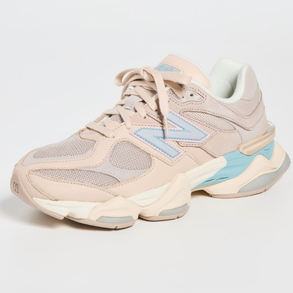 New Balance Women's Sneakers in Beige Pink and Light Blue